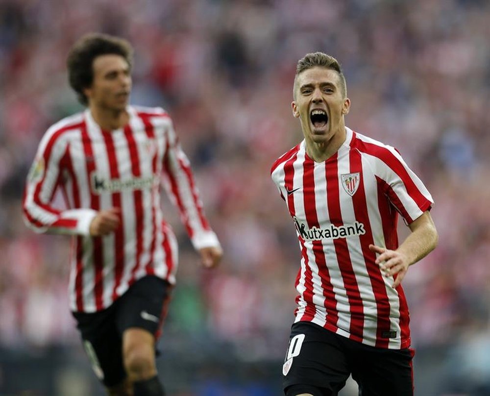 Muniain, a punto de cazar a un mítico ex futbolista del Athletic. EFE