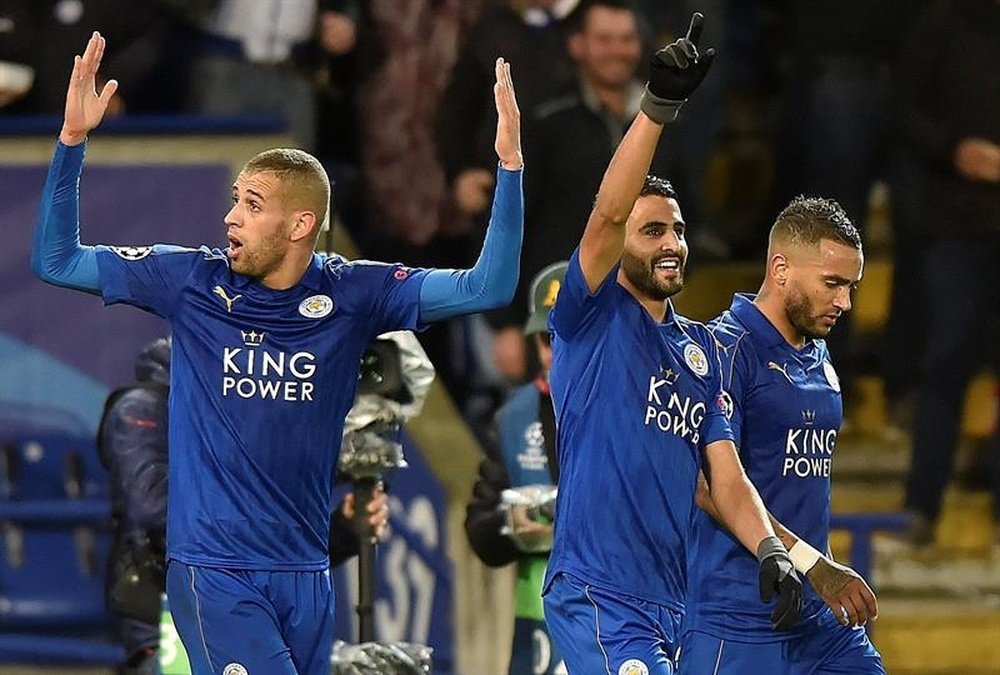 Slimani (left) has been a flop at Leicester. EFE