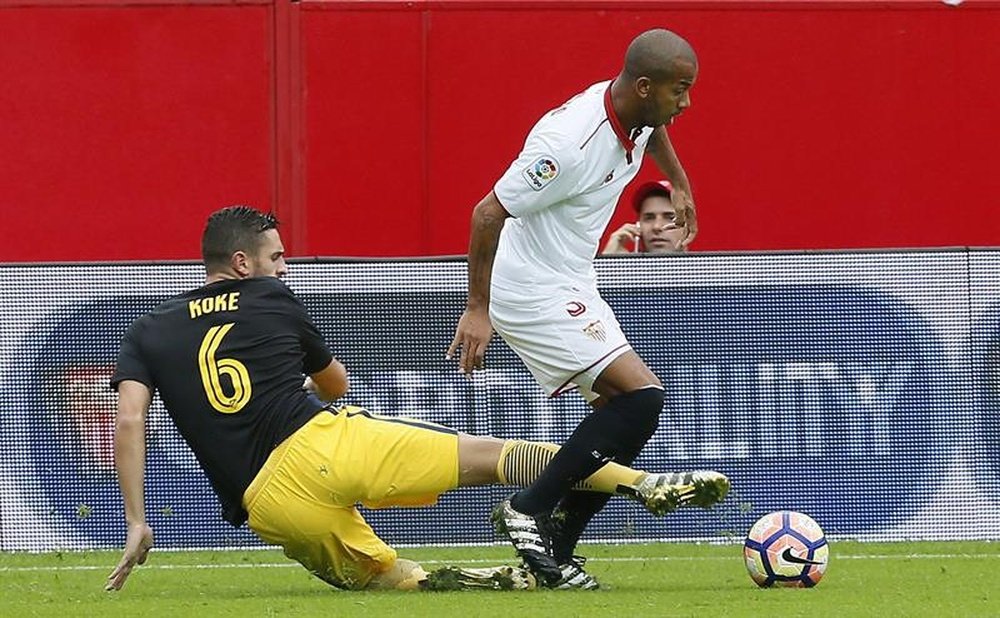 Koke no terminó el partido ante el Sevilla tras ver la primera roja de su carrera. EFE