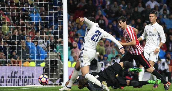 Athletic y Alavés, los dos escollos a superar para ser el Madrid de los 50