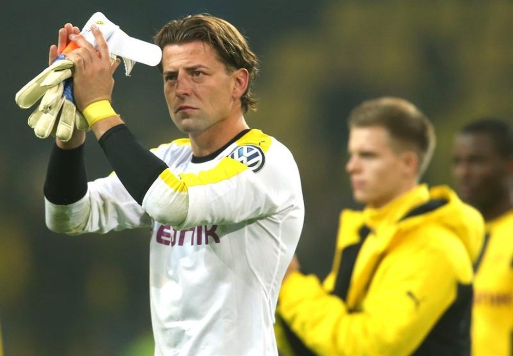Weidenfeller signs Dortmund renewal. EFE