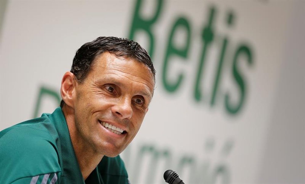 Gustavo Poyet tuvo un discreto paso por el Real Betis. EFE/Archivo