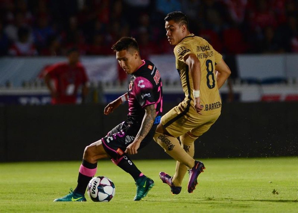 Pumas denunció un presunto escupitajo del jugador de Cruz Azul. EFE