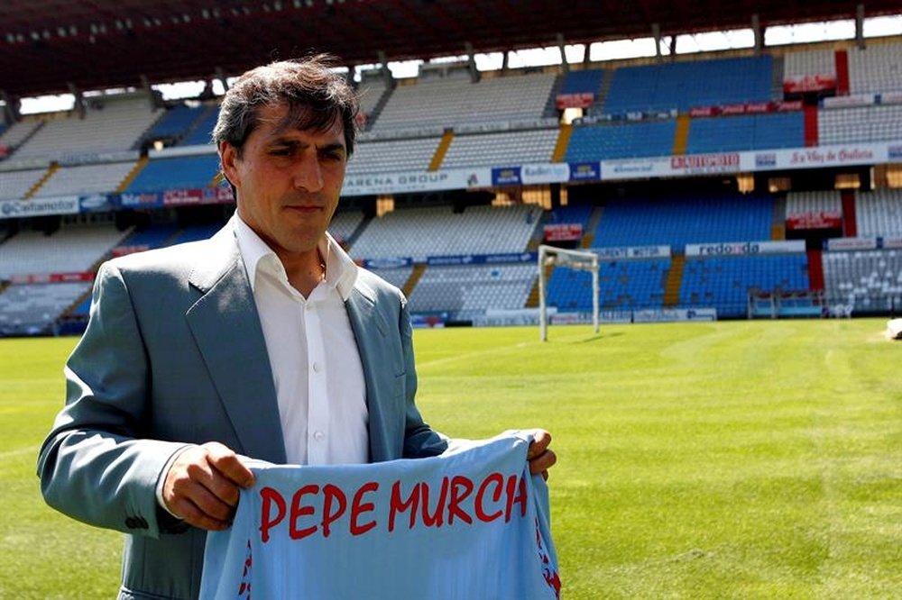 El que fuera entrenador del Celta Pepe Murcia sufrió un infarto del que se está recuperando. EFE