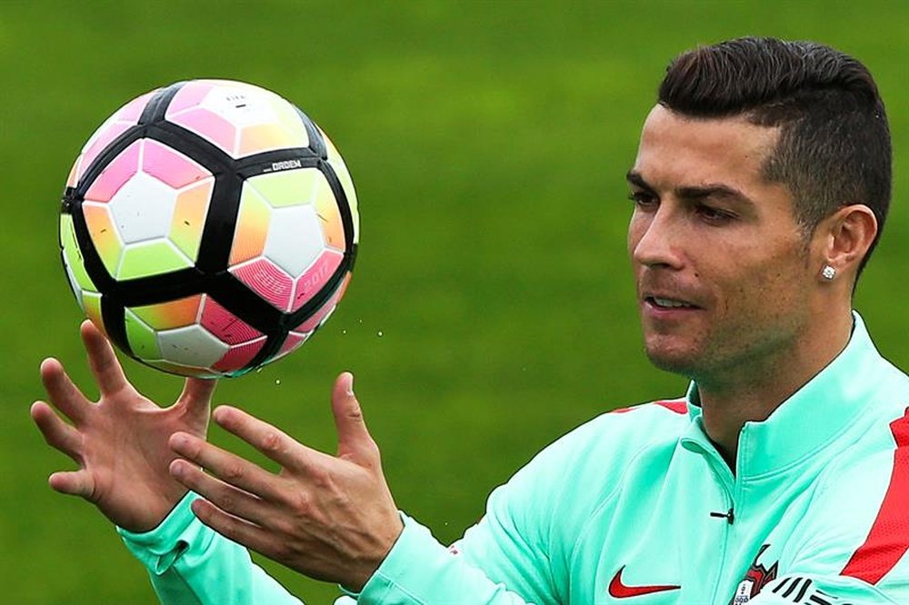 ¿Ganará finalmente el galardón Cristiano Ronaldo? EFE/Archivo