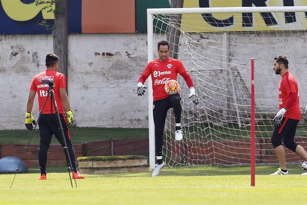 Claudio Bravo, un gardien de but qui excelle dans le jeu au pied. EFE