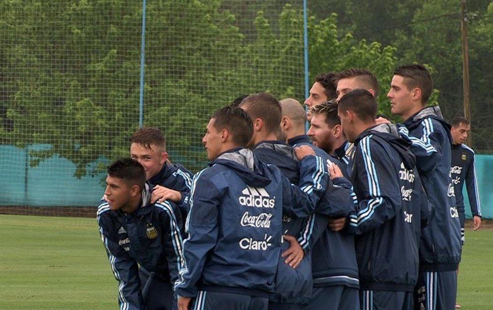 Captura de video de los jugadores de la selección argentina de fútbol. EFE/Stringer/Captura de video