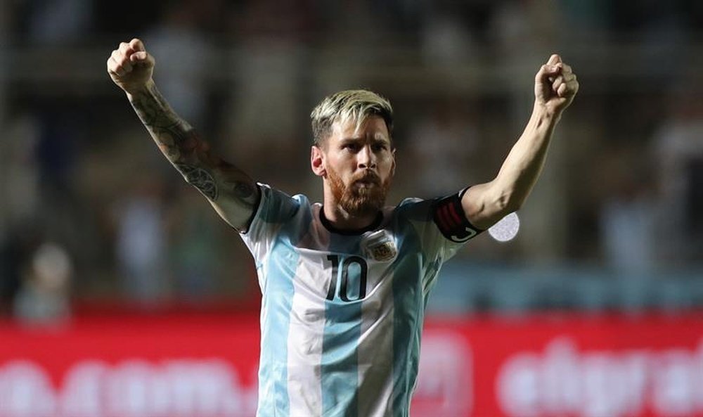 Andújar afirma que Messi lo hace todo bien. EFE/Archivo