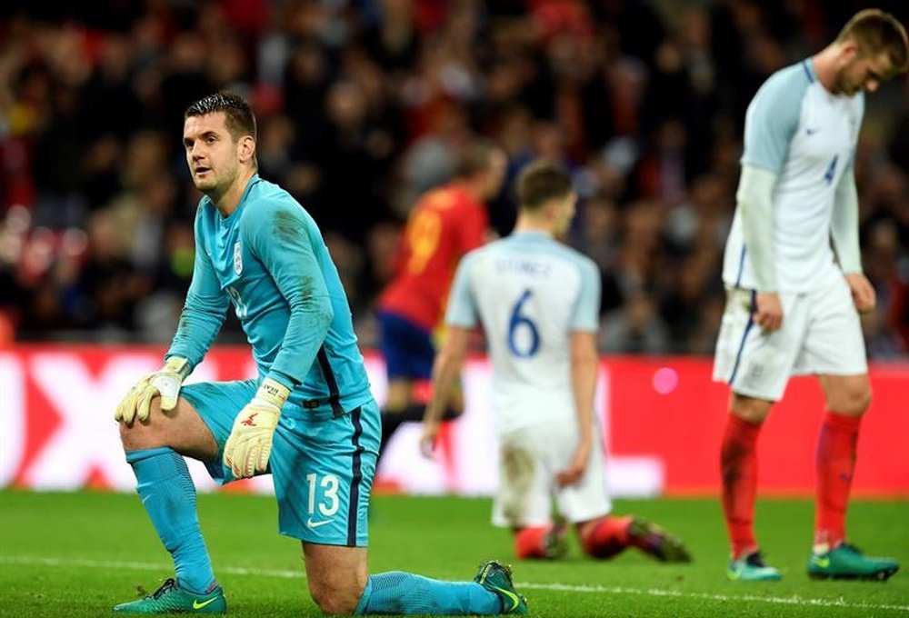 Tom Heaton is hoping to be included in England's World Cup squad. EFE