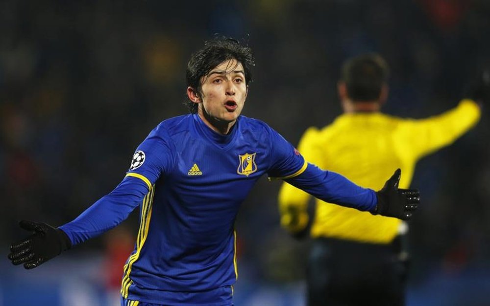 Liverpool move would have been wrong, says Rostov star Azmoun. EFE