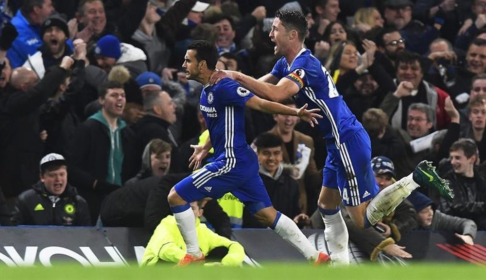 Chelsea are leading the table. EFE/EPA