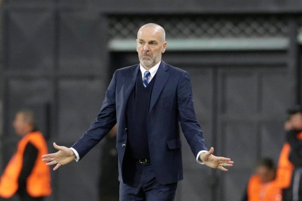 Stefano Pioli is convinced that he has the support of the wole club. EFE/Archive