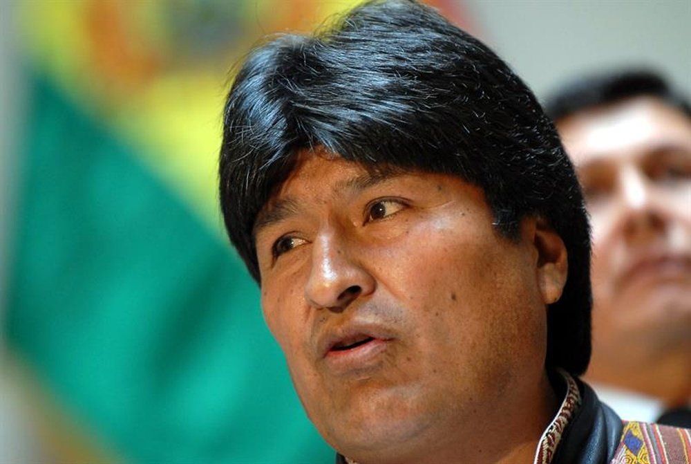 El presidente de Bolivia, volcado con su selección. EFE