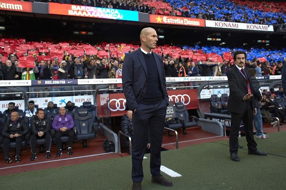 Zidane le tiene cogida la medida al Camp Nou. EFE