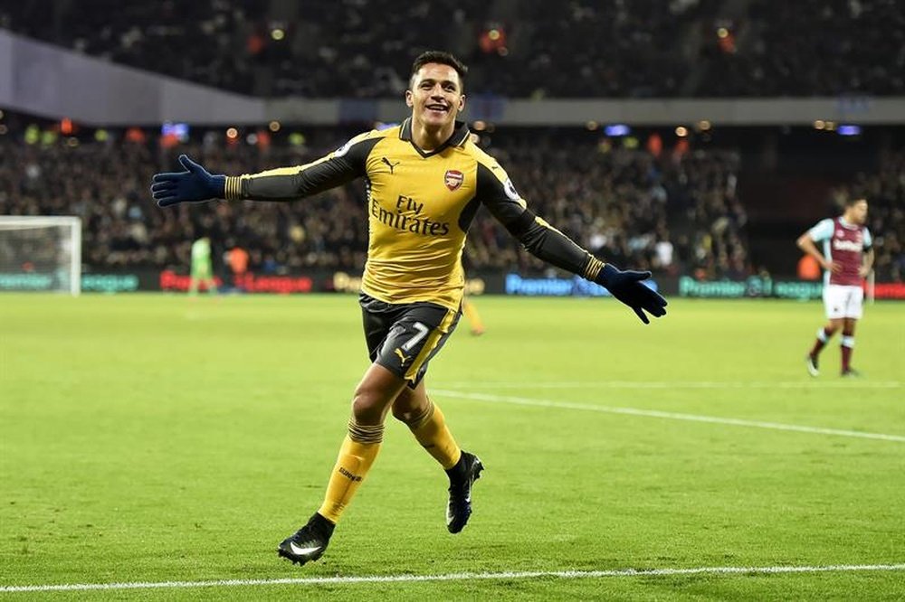 Alexis Sanchez scored a hat-trick against the Hammers. EFE