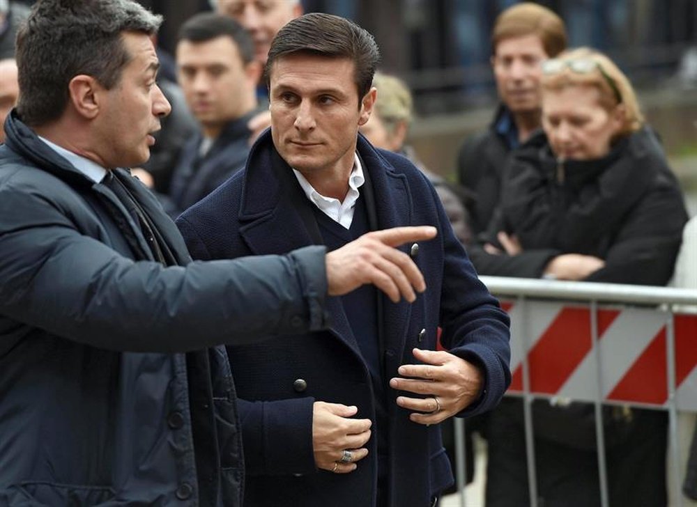 Zanetti se deshizo en elogios para su nuevo futbolista. EFE