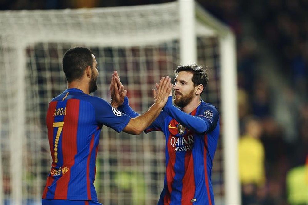 El Barça querría vender a Arda Turan para acometer sin agobios la renovación de Messi. EFE