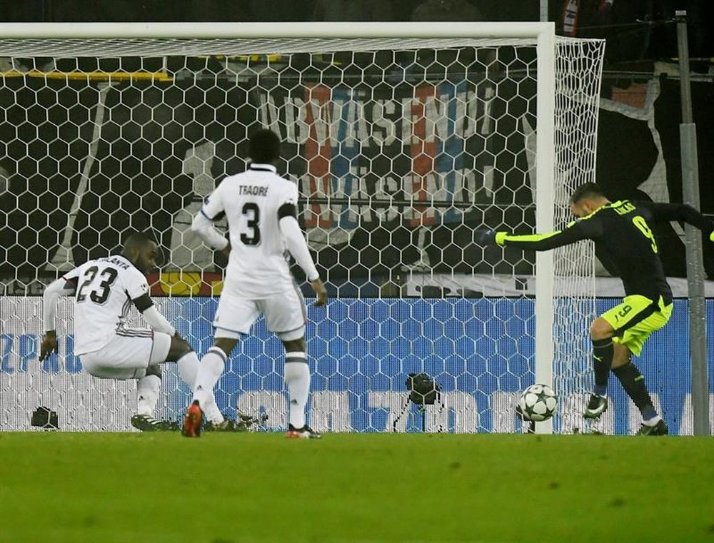 Perez scores one of his three goals against Basel. EFE