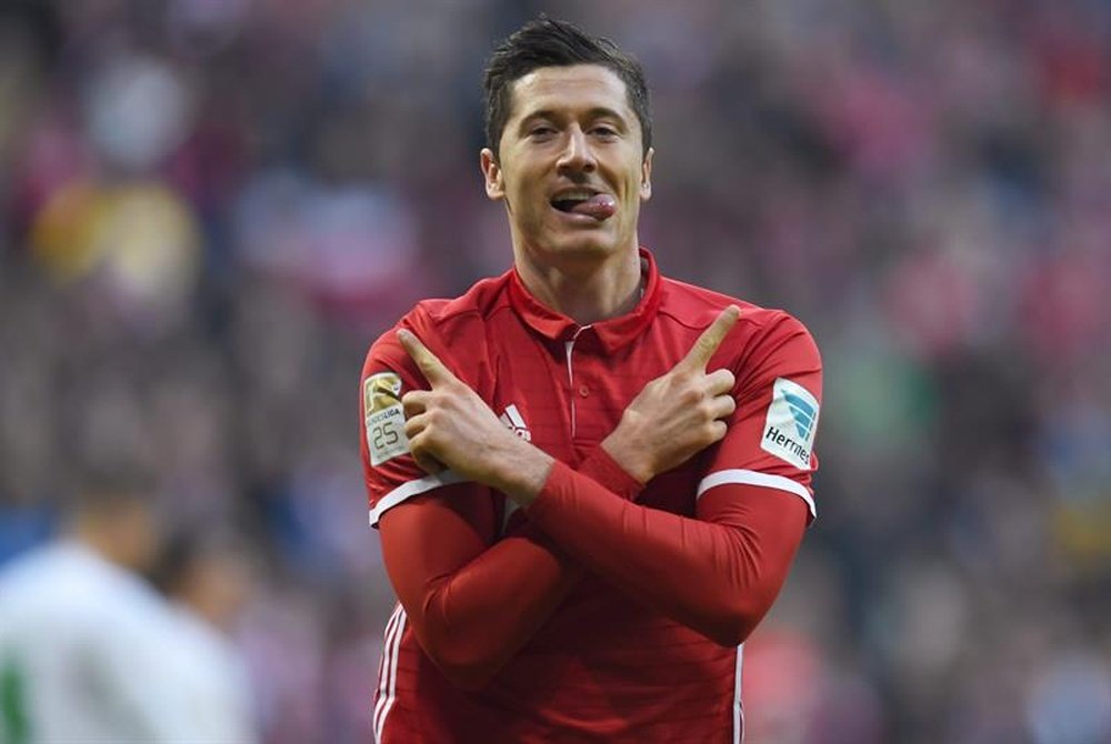 El delantero del Bayern de Múnich Robert Lewandowski anotó el tercer tanto. EFE/EPA