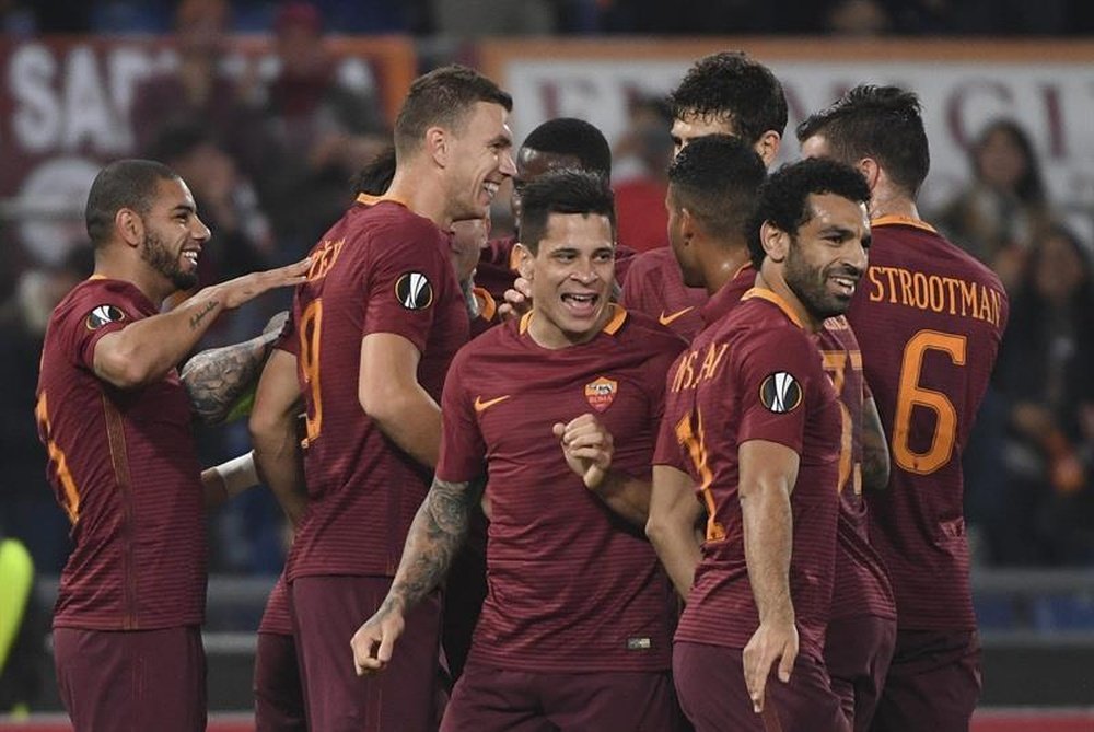 Les joueurs de la Roma célèbrent un but en Serie A. EFE