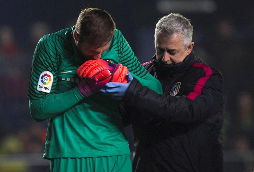 Jan Oblak après sa blessure lors du match de Liga face à Villarreal. EFE