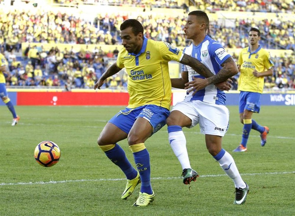 Míchel Macedo ha cuajado una gran primera parte de temporada en Las Palmas. EFE
