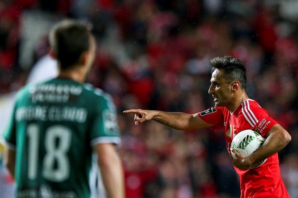 Jonas volvió a ver puerta para el Benfica, salvando un punto para los 'encarnados'. EFE/Archivo