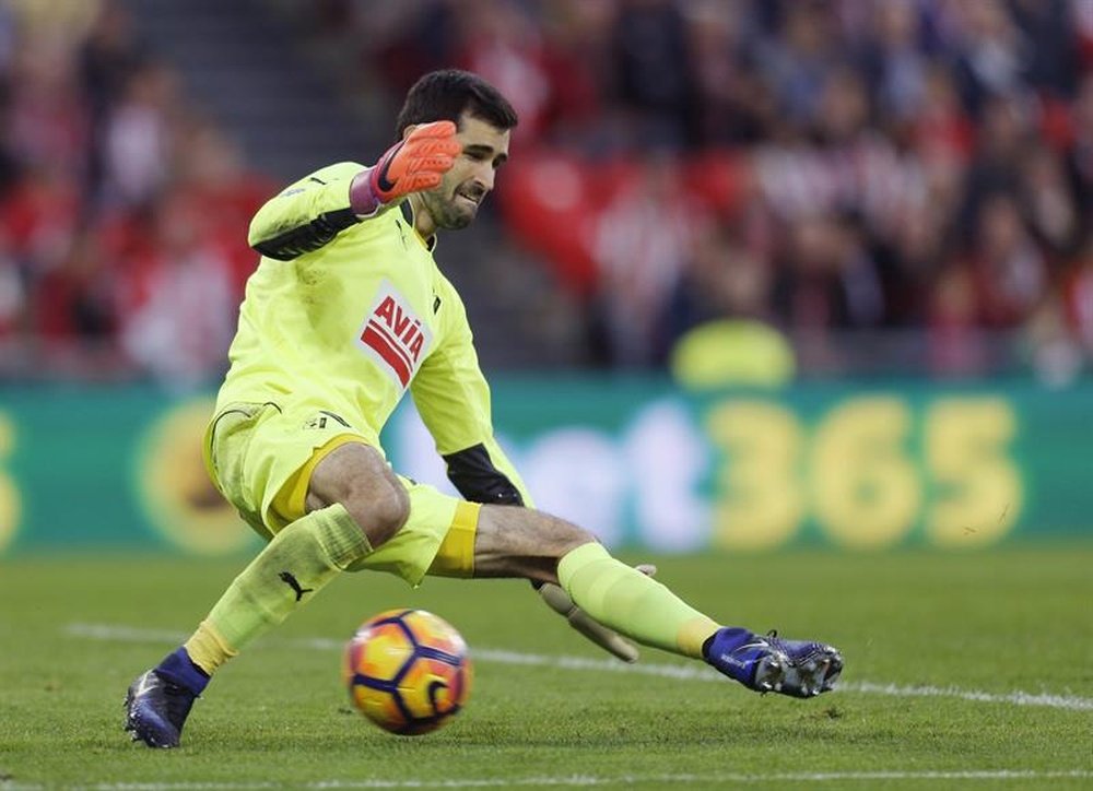 Asier Riesgo será baja 3 o 4 semanas por un esguince de la rodilla izquierda. EFE/Archivo