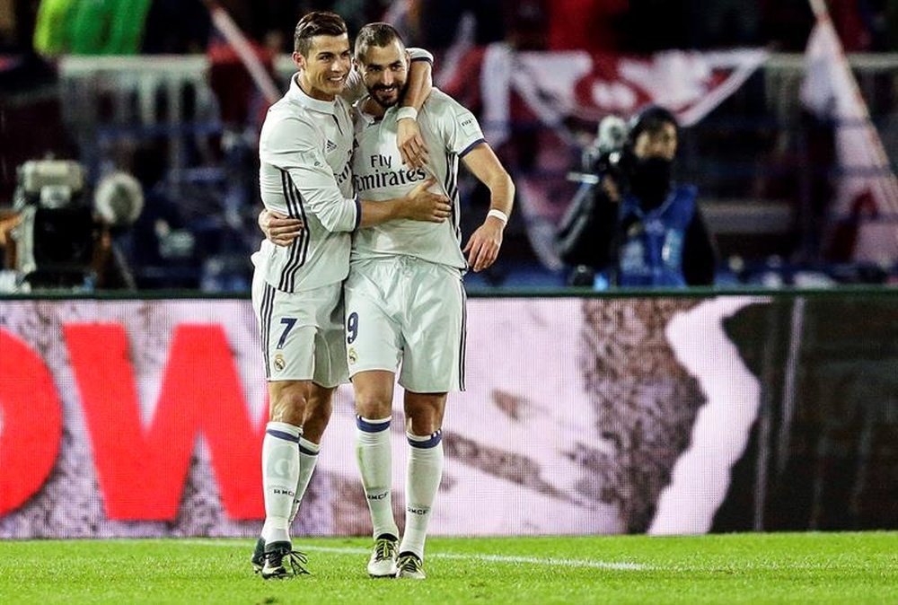 Cristiano y Benzema, juntos, no saben lo que es perder ante un equipo inglés. EFE/EPA/Archivo