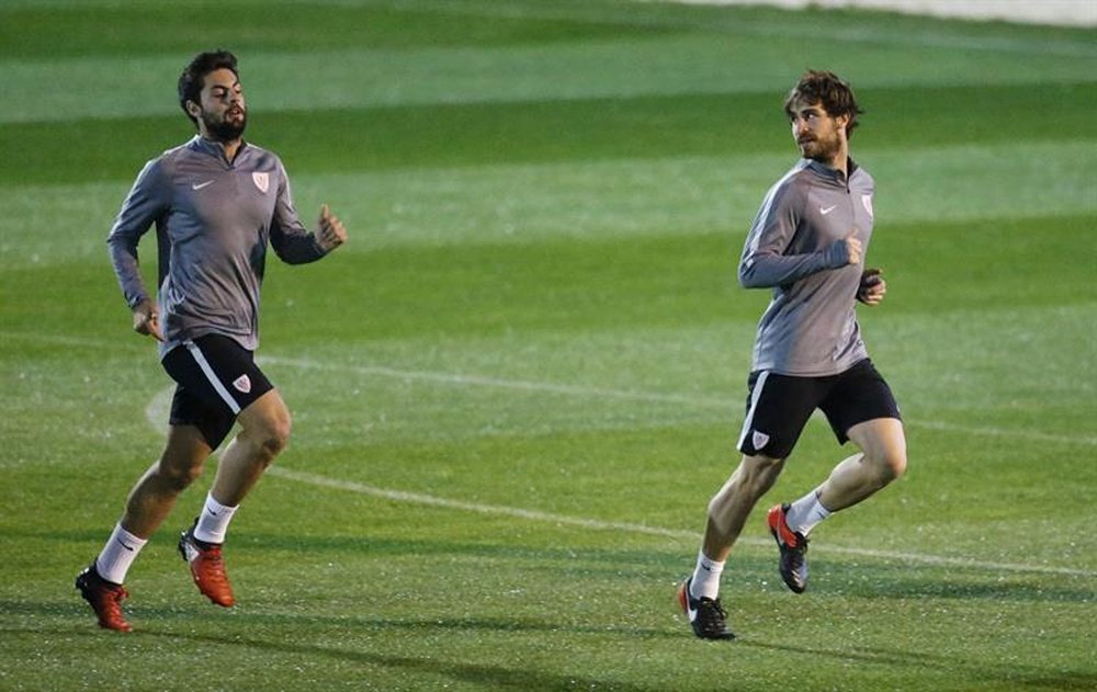 Villalibre se cuela en la agenda del Mirandés. EFE