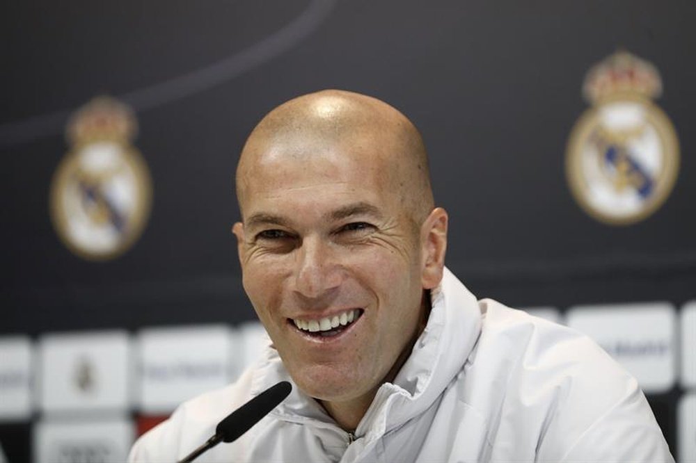 Zinedine Zidane will have more reasons to smile on Saturday. EFE