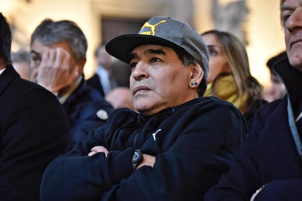 Maradona pensa que o Napoli teria grandes chances se jogasse hoje contra o Real Madrid. EFE