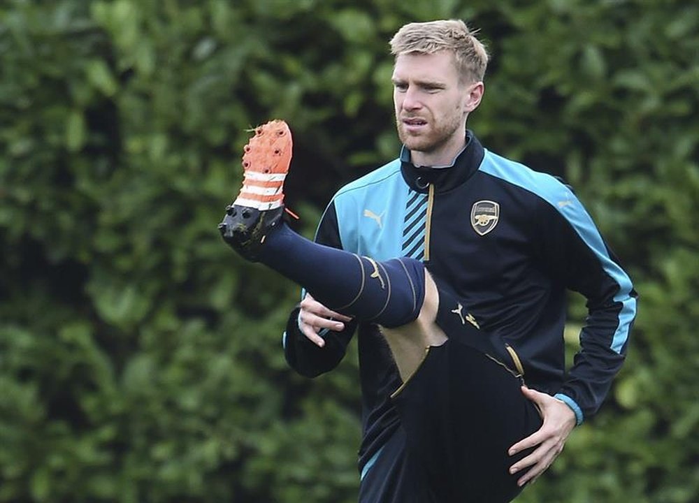 'Arsenal win would be a shock – Mertesacker is playing!' EFE/Archivo