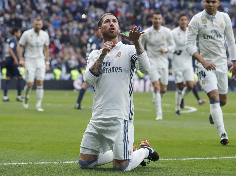 Sergio Ramos volvió a ser el autor del gol de la victoria. EFE