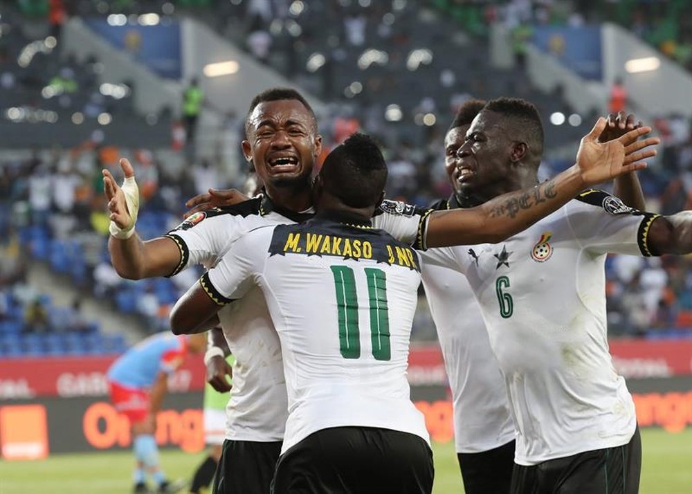 Jordan Ayew célèbre un but avec ses coéquipiers lors des quarts de finale de la CAN. AFP