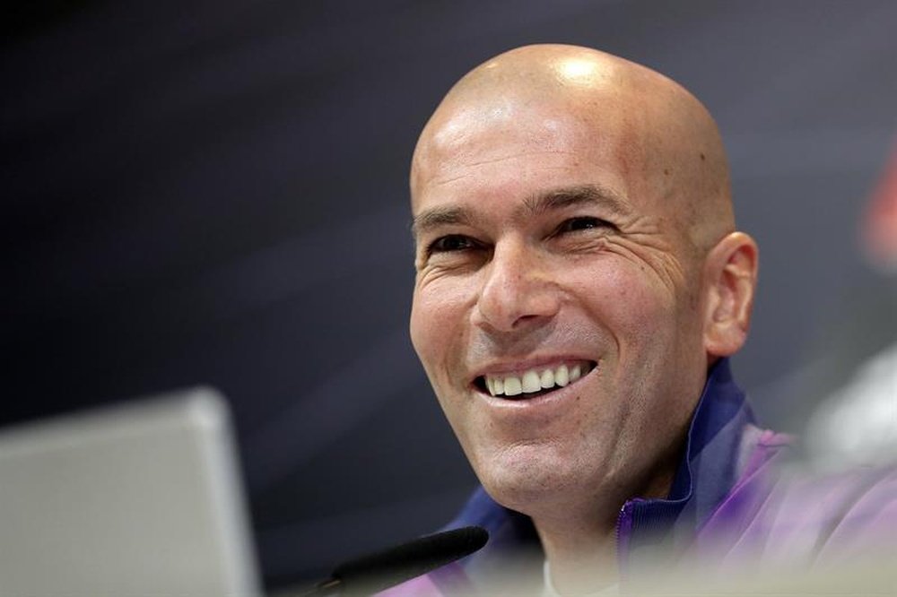 Zidane quiso mandar un mensaje de apoyo a Isco. EFE