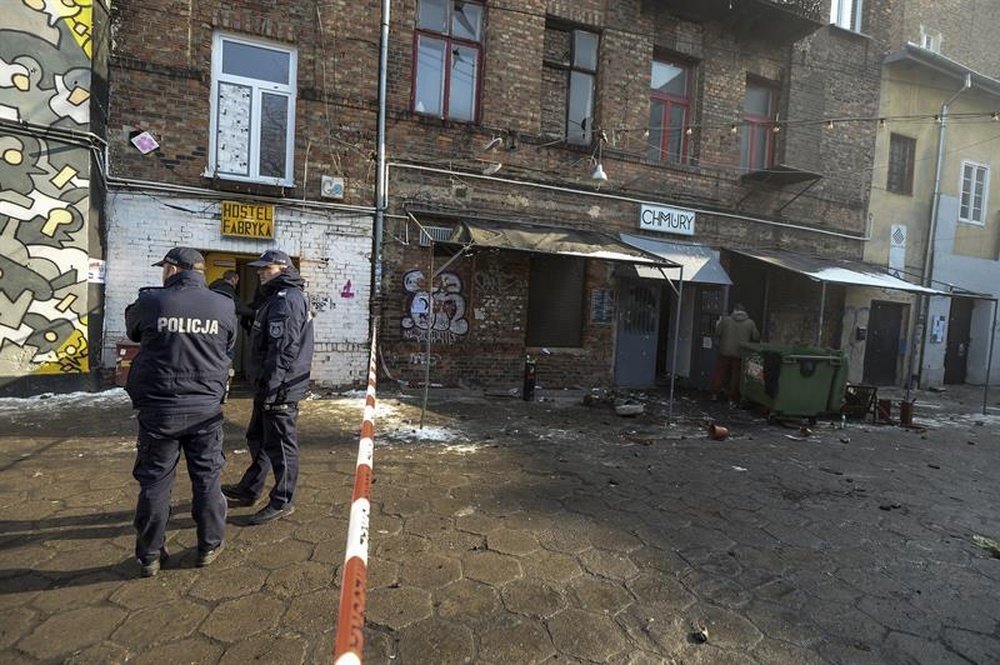 La policía polaca consiguió abortar una pelea multitudinaria entre varias aficiones. EFE