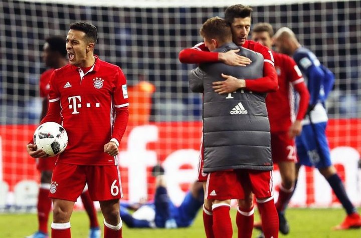 Lewandowski le roba dos puntos al Hertha de Berlín en el último suspiro