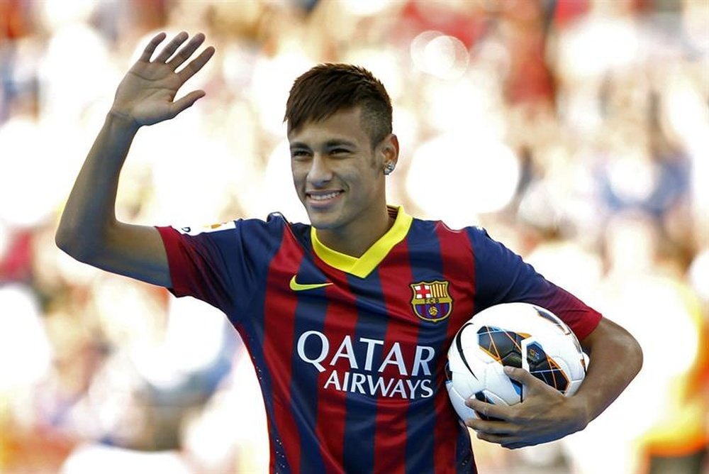Neymar lors de sa présentation avec le Barça. EFE