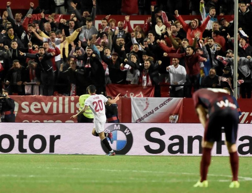 Vitolo, ídolo caído del sevillismo. EFE/Archivo