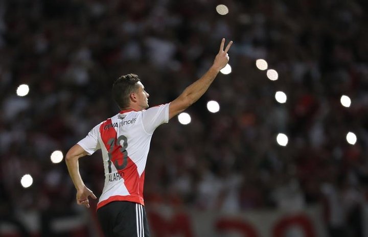River Plate negocia con Olimpia por el sustituto de Alario