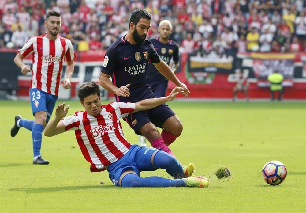 Barcelona blow as Arda Turan out for Sevilla and Juve. EFE/Archivo