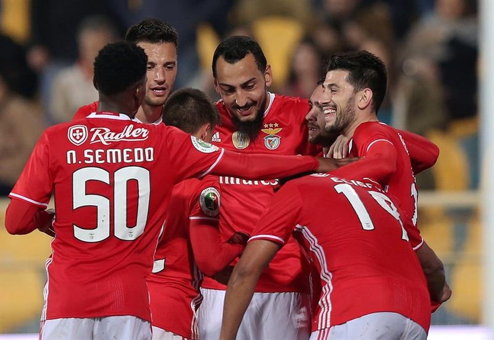 El Benfica recuperó el liderato que durante unos días ostentó el Oporto. EFE/Archivo