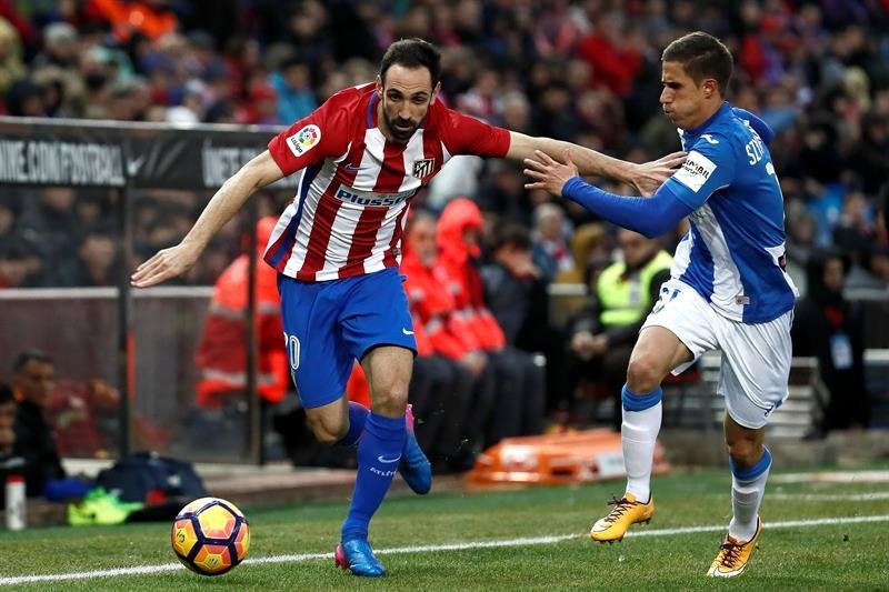 Improved Atletico have sights set on Real - Juanfran. EFE/Archivo