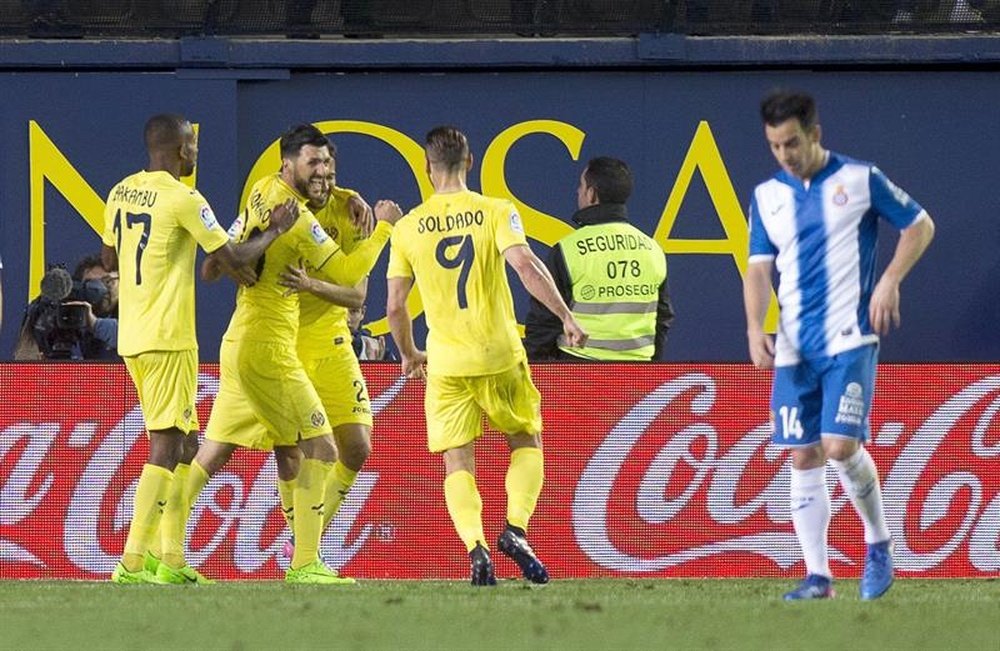El Villarreal se impuso por 2-0 al Espanyol en un flojo partido. EFE