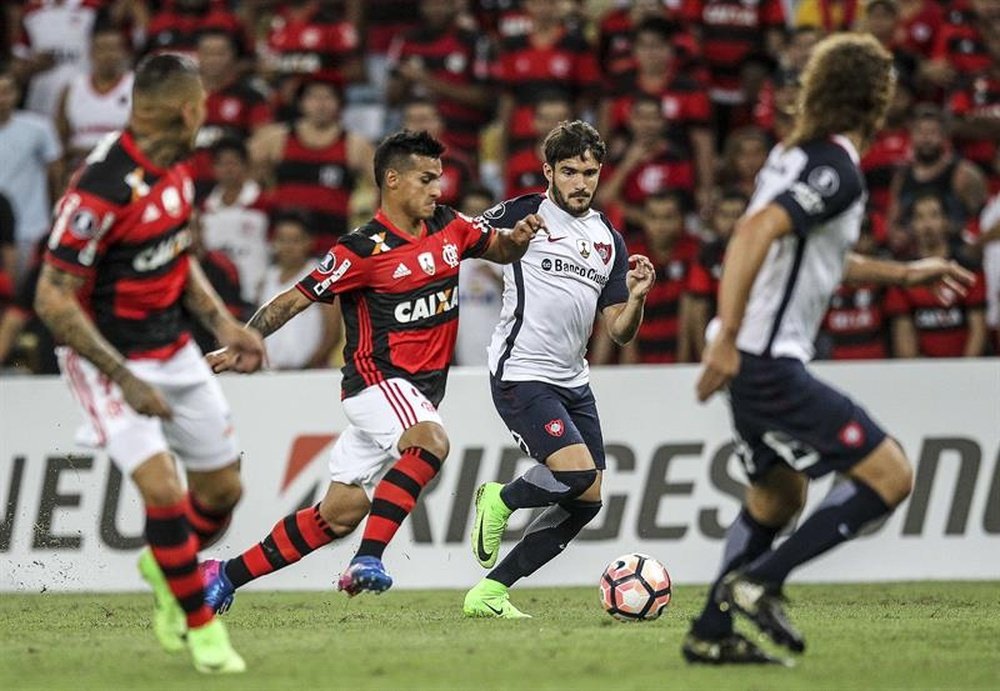 Trauco no quiere seguir en Flamengo. EFE
