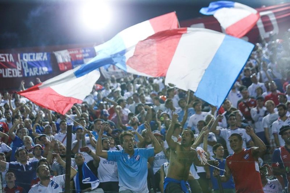 El fútbol uruguayo está en suspenso tras los lamentables incidentes de un partido de juveniles. EFE