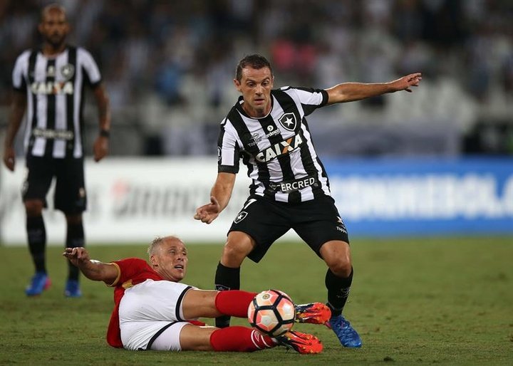 Botafogo viaja a Colombia sin Airton ni Montillo, lesionados