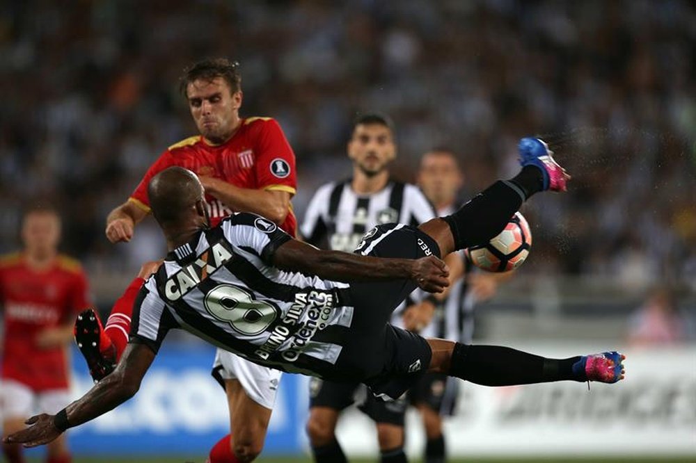 Estudiantes y Botafogo se enfrentan en un choque sin historia en la Libertadores. EFE