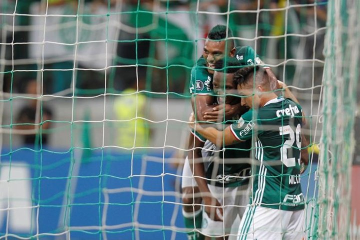 Tres minutos le bastan a Palmeiras para ajusticiar a Santos